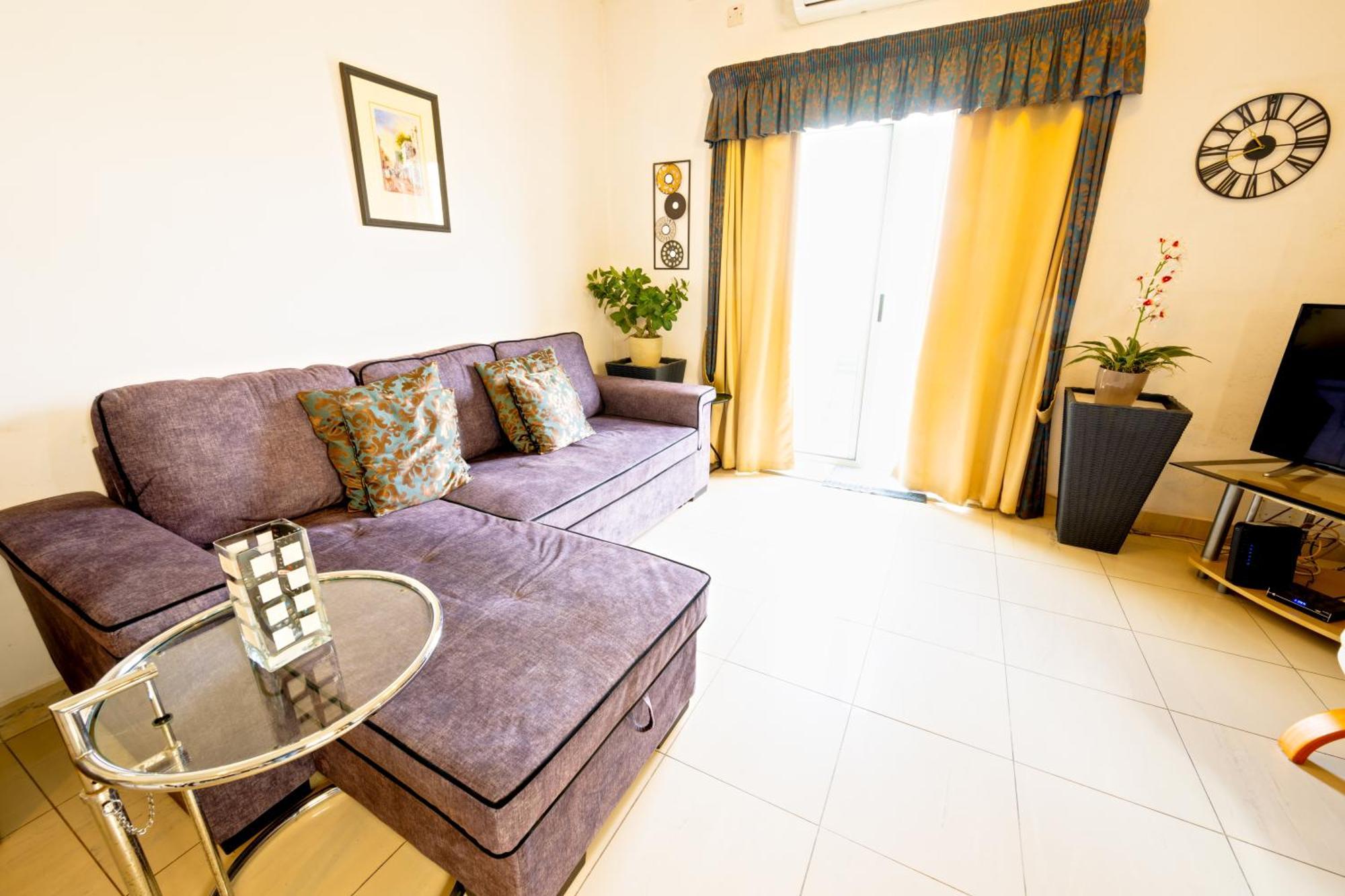Vic- Seafront Apartment
